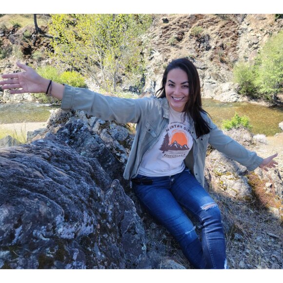 Mountain Girl Essentials T Shirt Size XL - Picture 5 of 5